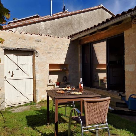 La Maison De Thomas Saint-Amant-de-Boixe エクステリア 写真